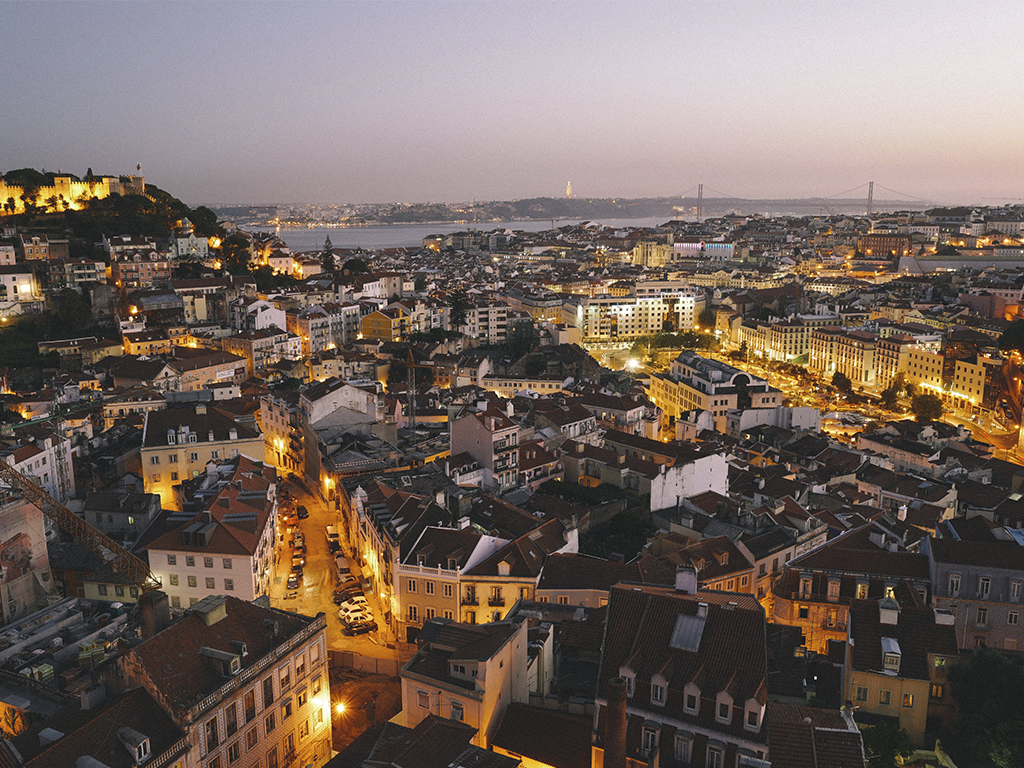 lisbon-night
